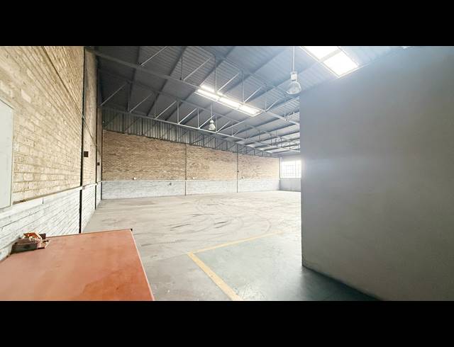 440M² WAREHOUSE TO LET IN WADEVILLE